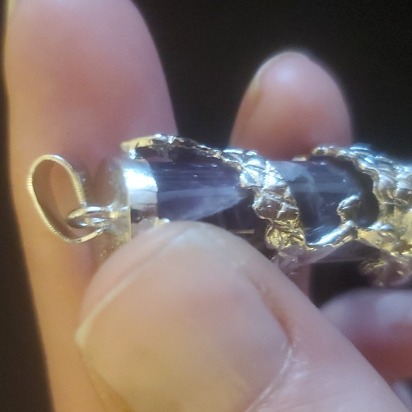 *$15 Sale* New Silver Wrapped Dragon Chevron Amethyst Column Pendant. - Picture 5 of 9